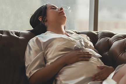 pregnant woman dealing with changing sleep